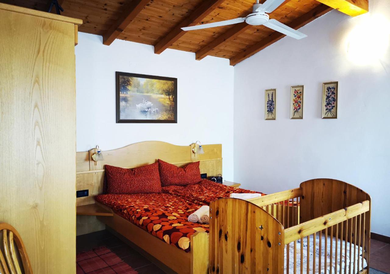Casa Rustica Con Giardino Caprino Veronese Exterior foto